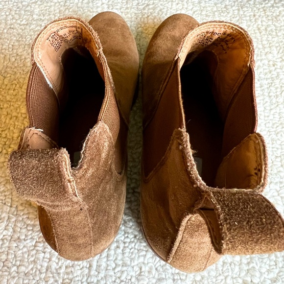 Steve Madden Dover - Cognac Suede Dual Gore Slip-On Bootie, Sz. 7.5 - Picture 5 of 5